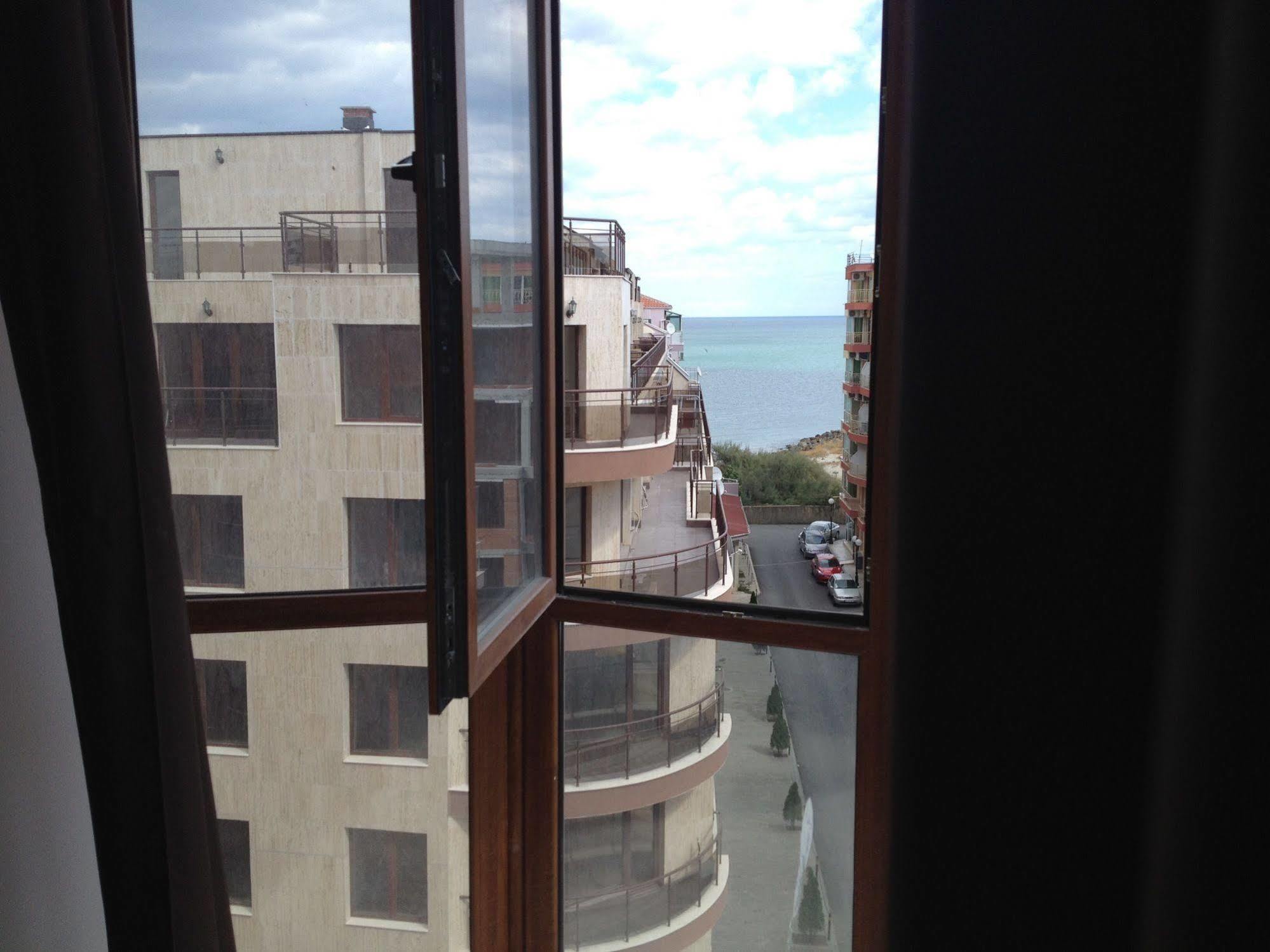 Arizona Del Mar Apartment Pomorie Exterior photo